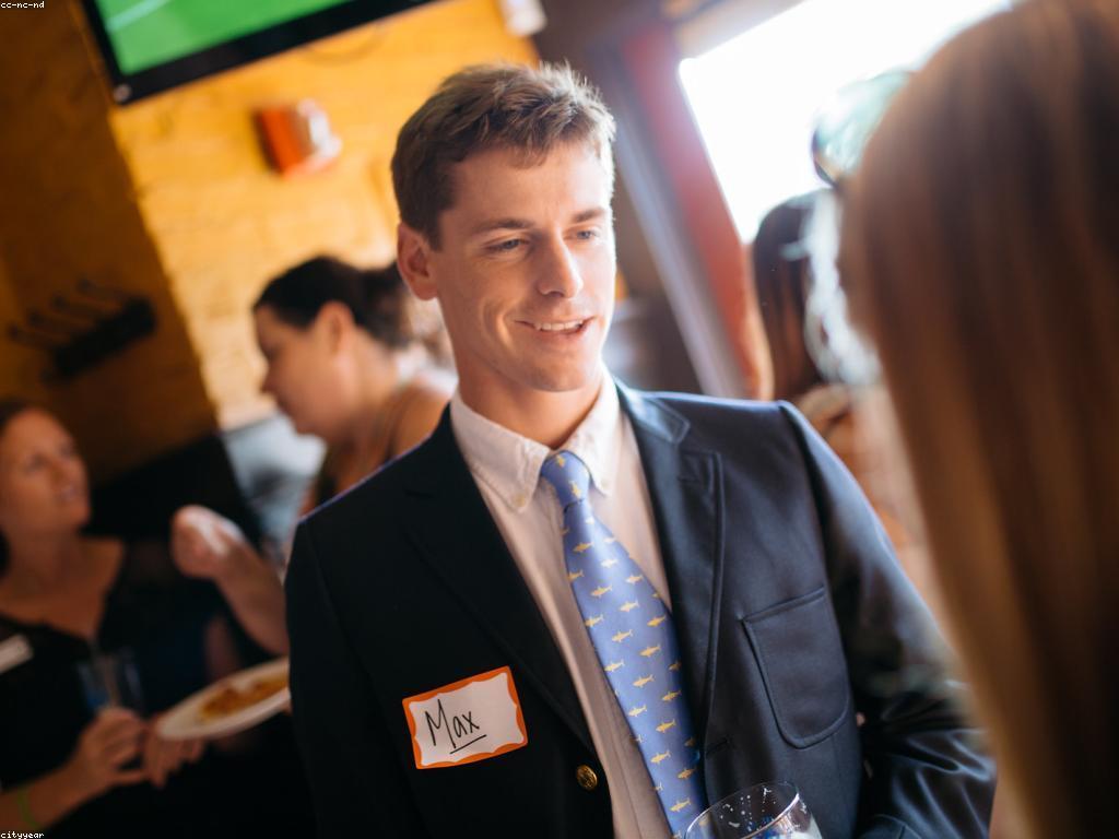 យុទ្ធសាស្ត្រលេង៖ ការលេងដោយប្រើប្រាស់អត្ថបទសំខាន់និងការពង្រឹងសមត្ថភាព