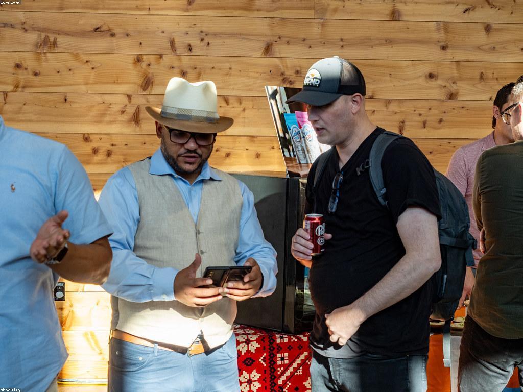 ការបើកបរដើម: មគ្គុទេសក៍សំខាន់សម្រាប់អ្នកចាប់ផ្តើម